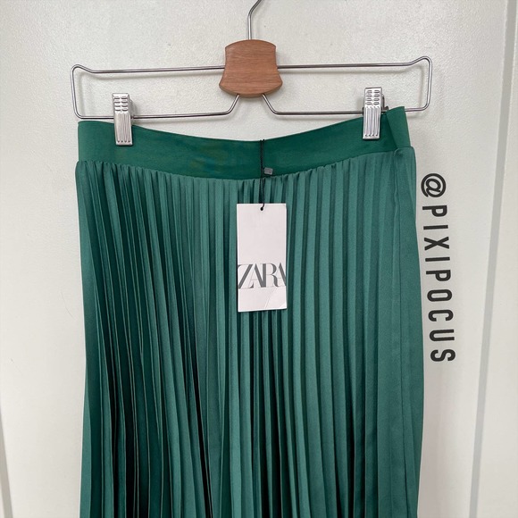 ZARA PLEATED SATIN MIDI SKIRT METALLIC GREEN - Picture 9 of 9